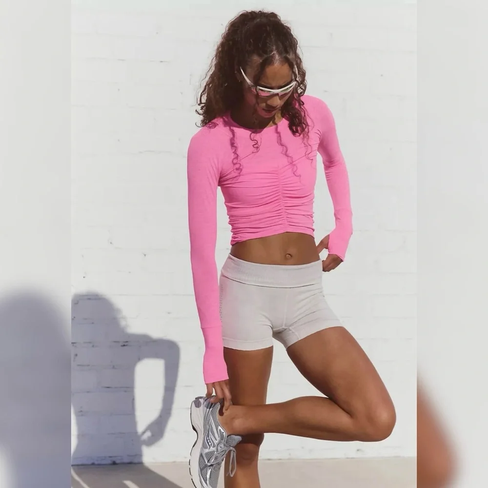 FP Movement Tempo Ruched Long Sleeve NWT Size M Free People Top Fuchsia Pink - Picture 3 of 8